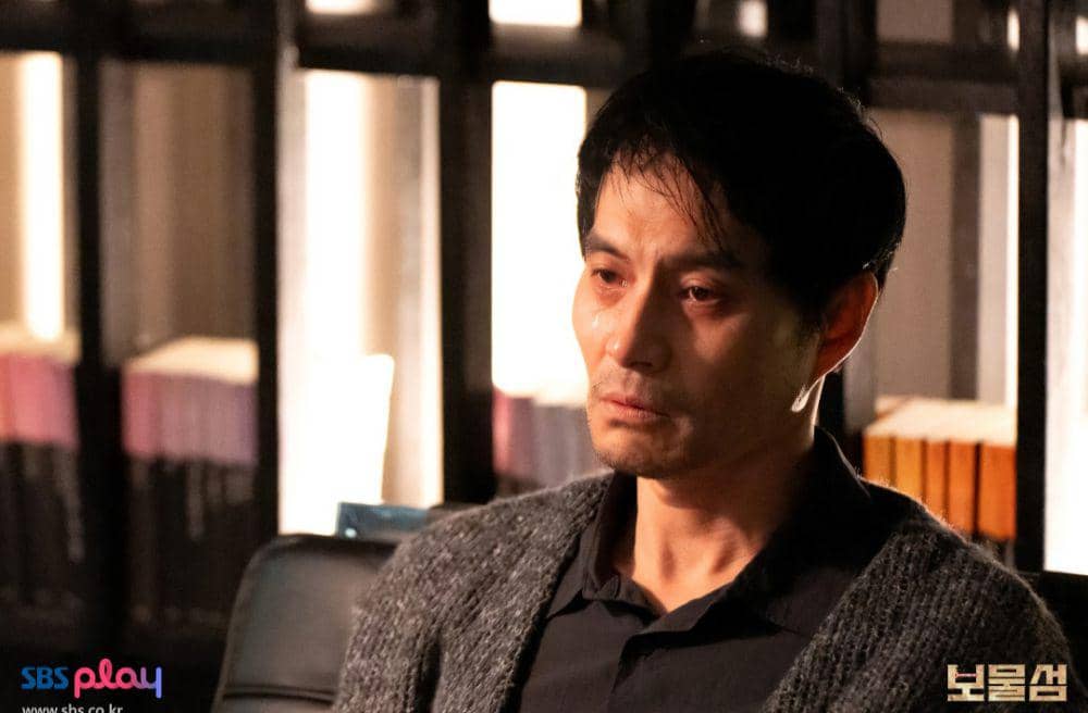 Still cut Buried Hearts (dok. SBS/Buried Hearts)