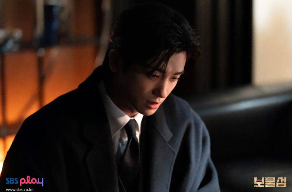 Still cut Buried Hearts (dok. SBS/Buried Hearts)