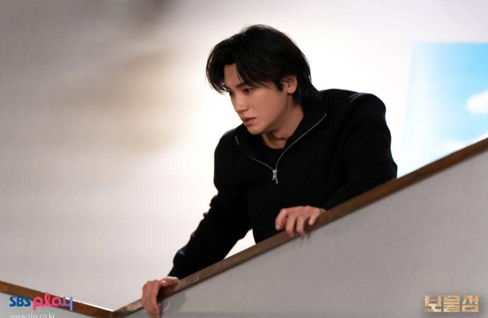 Still cut Buried Hearts (dok. SBS/Buried Hearts)