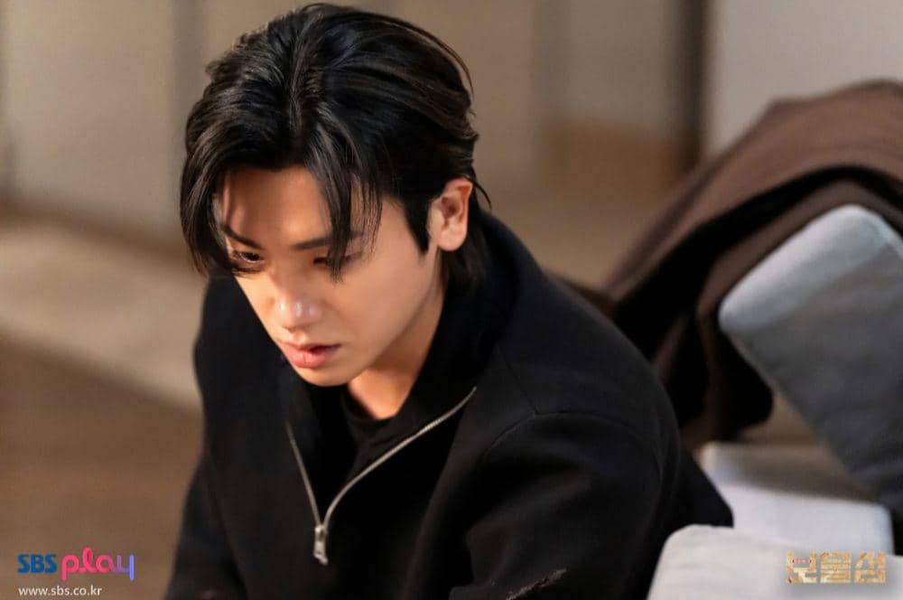 Still cut Buried Hearts (dok.SBS/Buried Hearts)