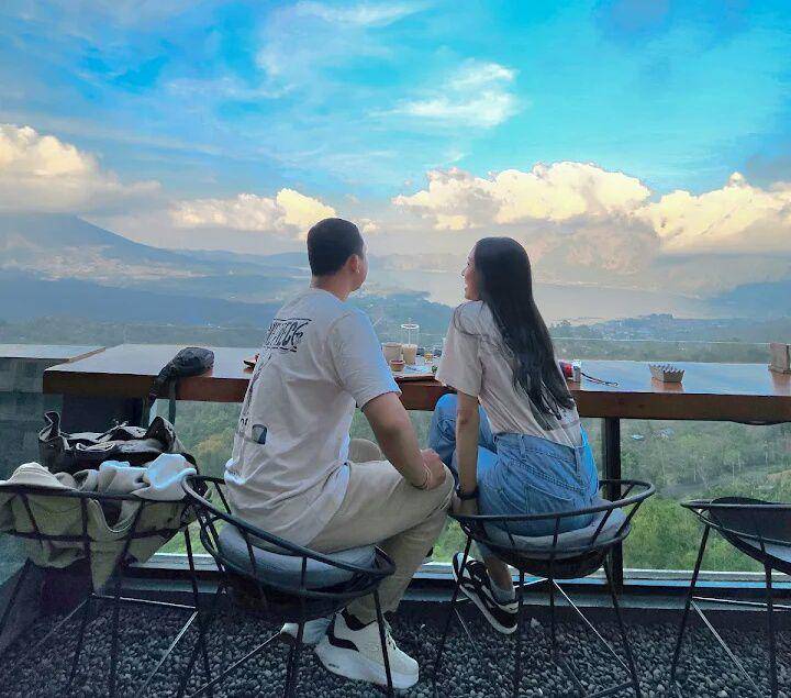 Mahen Cafe, Bali (google.com/maps/Ana Risqi)