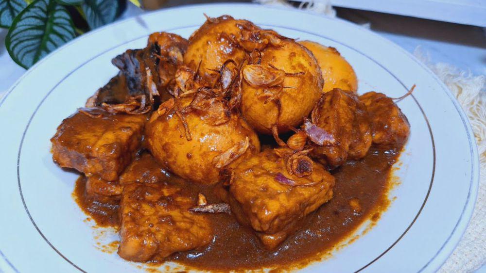 Resep Semur Tempe Telur yang Praktis dan Cocok buat Anak Kos