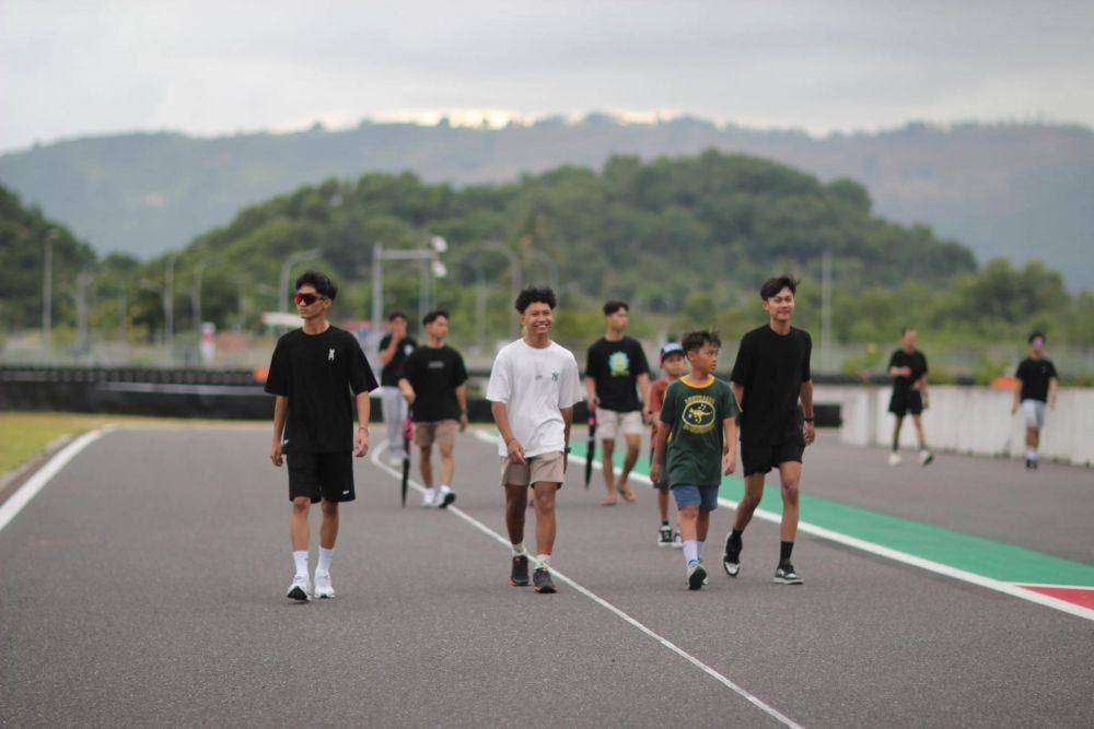 Track familiarization para pembalap muda Indonesia di ajang Mandalika Racing Series 2025 putaran pertama. (dok. MGPA)