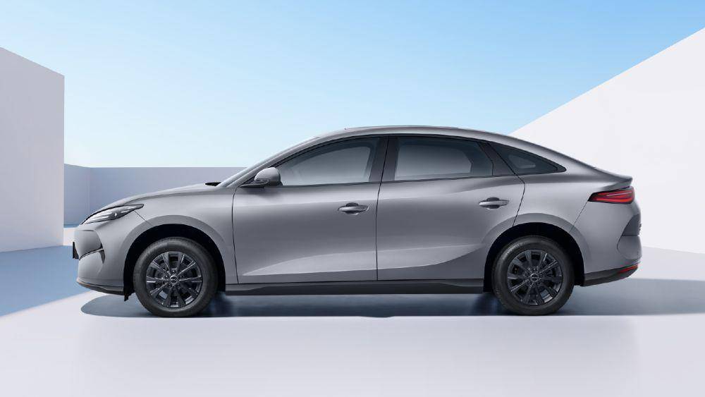 Dimensi BYD e7 (Carnewschina)