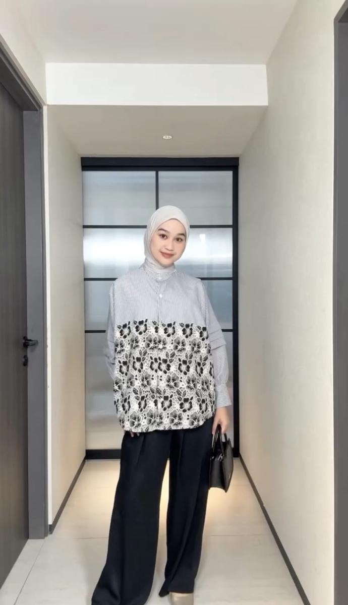 potret ide OOTD kasual playful buat ngampus ala Firyal Aisyah (instagram.com/firyalaisyah)