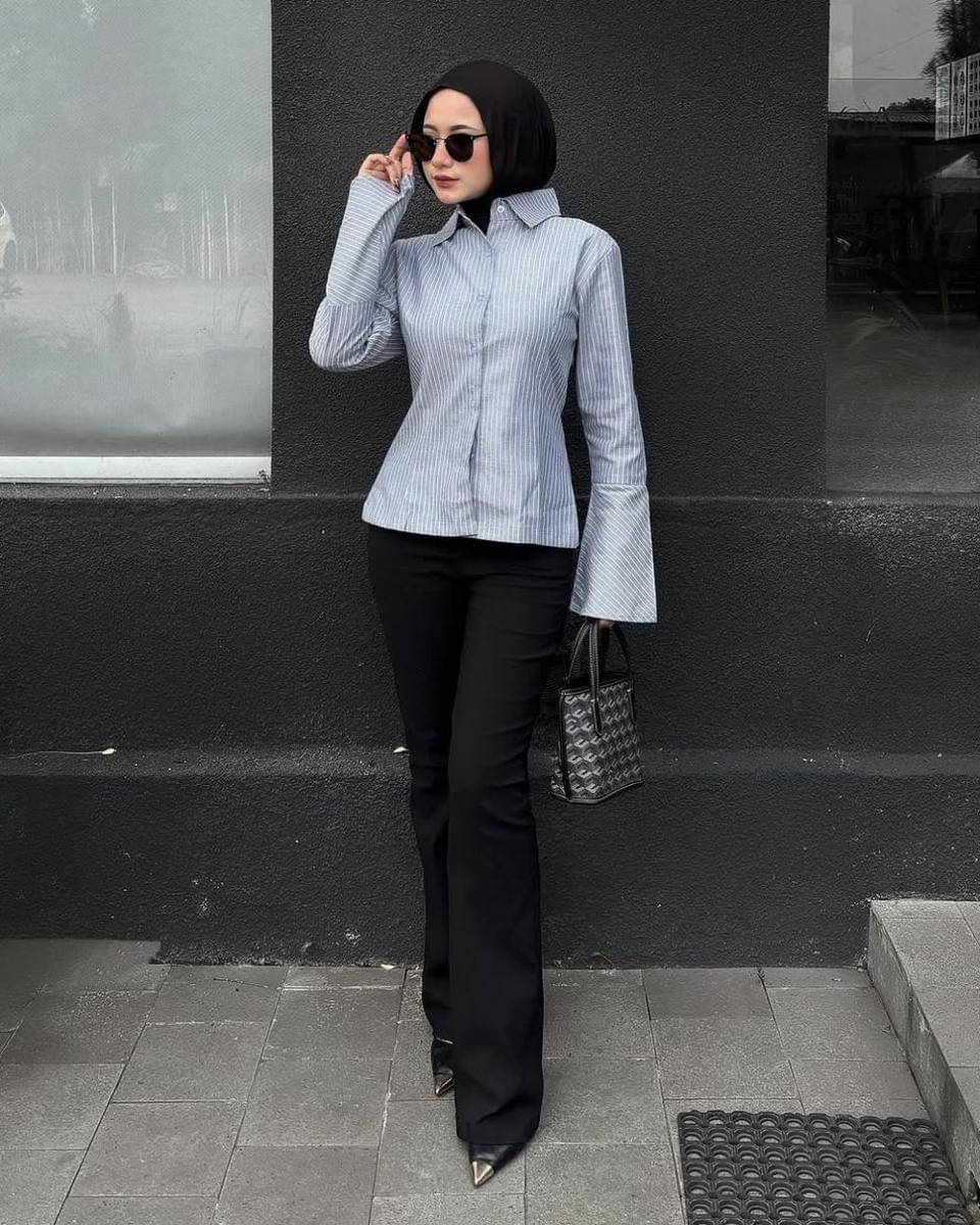 potret ide OOTD kasual serba flare pants ala Rossidatul Umami (instagram.com/rossidatul.umami)