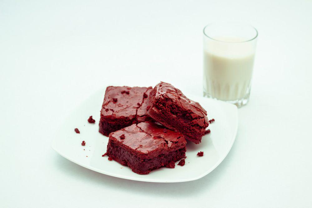 8 Topping Red Velvet Brownies, Penampilan Kue Tambah Manis!