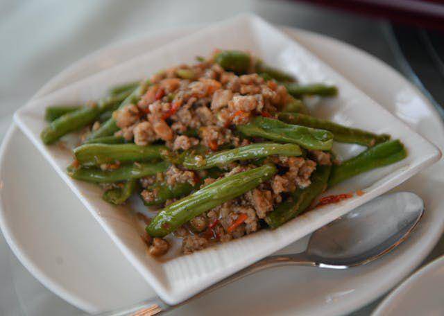 tumis asparagus bawang putih (pexels.com/Chen Te)
