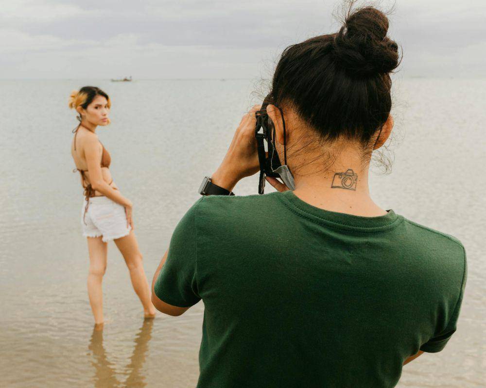 ilustrasi foto di pantai (pexels.com/Robert Forever Ago)