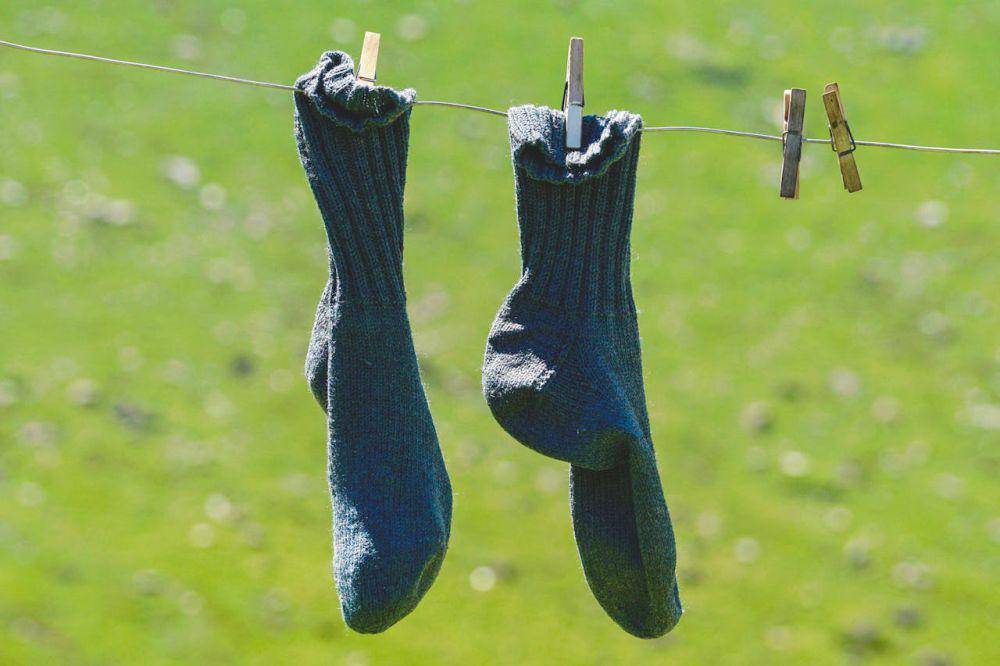 ilustrasi kaos kaki hangat (pexels.com/Susanne Jutzeler, suju-foto)