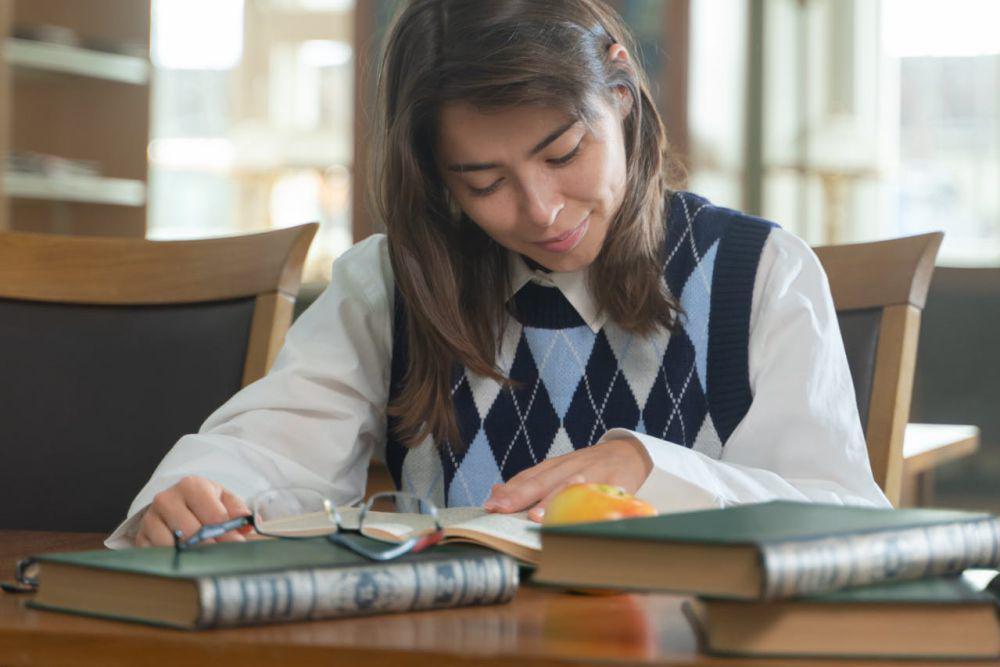 5 Cara Efektif Menikmati Genre Buku yang Belum Pernah Dibaca