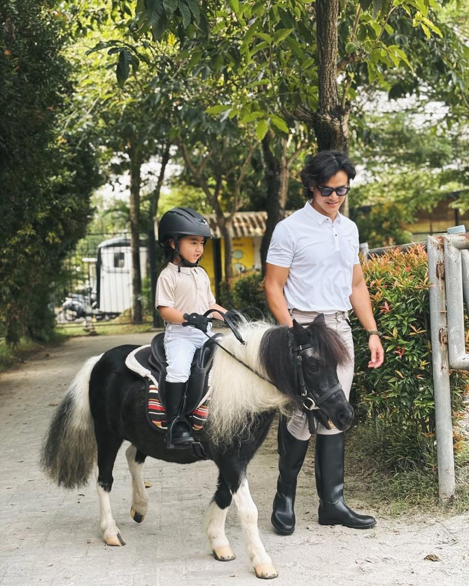potret Dion Wiyoko dan buah hati (instagram.com/dionwiyoko)