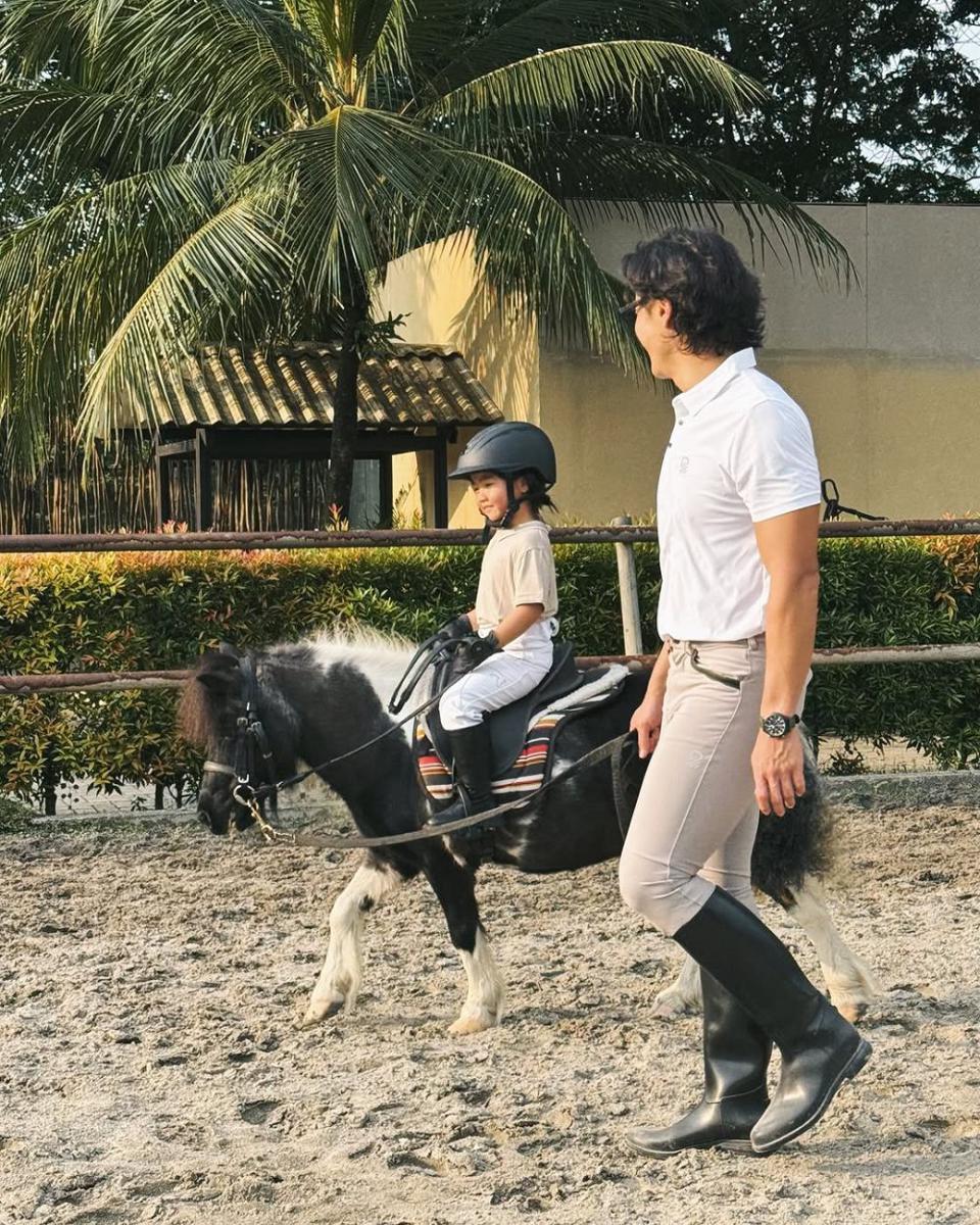 potret Dion Wiyoko dan buah hati (instagram.com/dionwiyoko)