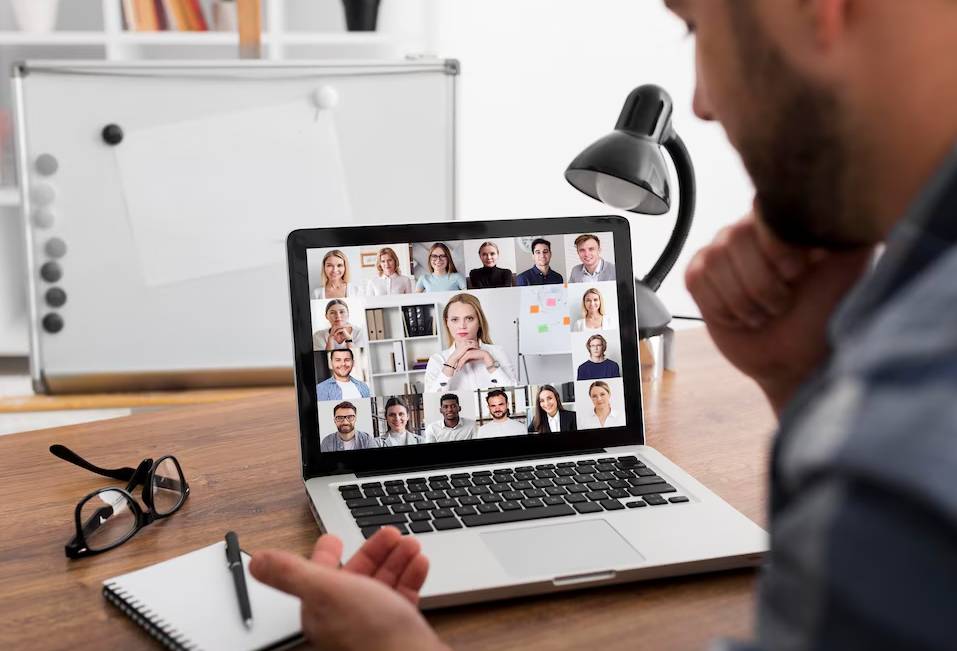 ilustrasi meeting (freepik.com/freepik)