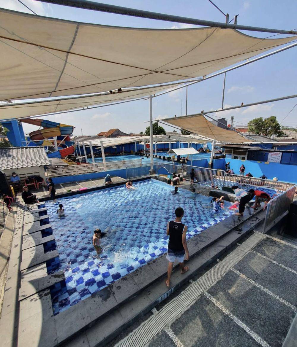 Kolam Renang Paragon (https://www.instagram.com/paragonpool/)