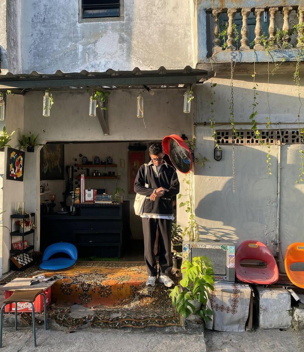 Tag Reborn, Cafe Hidden Gem Vibes Skena Abis di Bandar Lampung