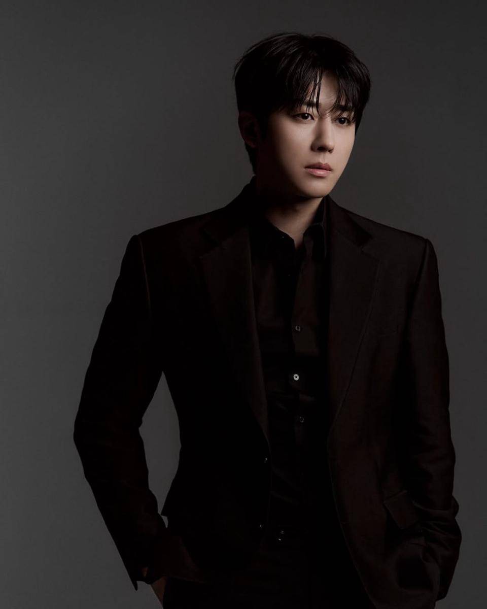 Son Ho Jun (instagram.com/333___official)
