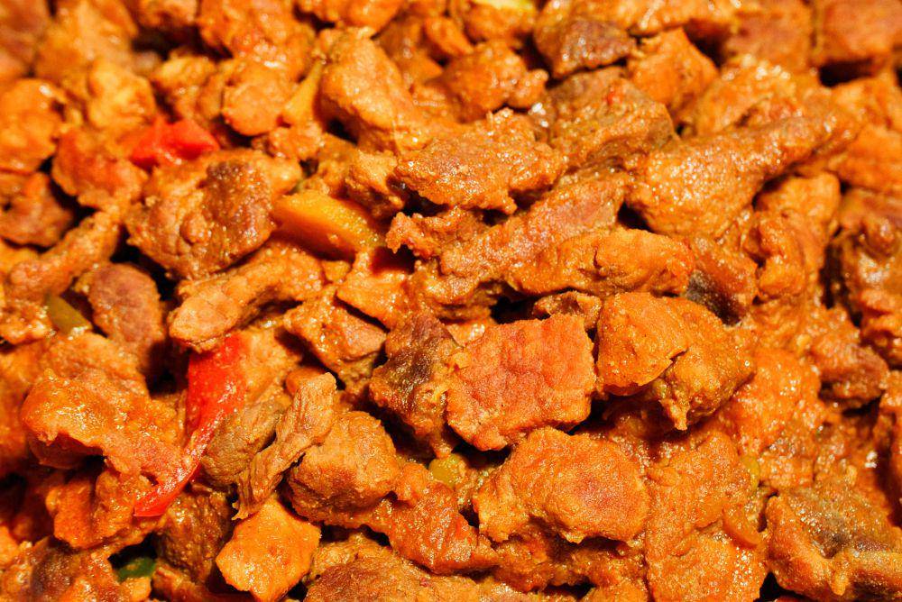 ilustrasi tumisan daging (vecteezy.com/Carlo Locara)