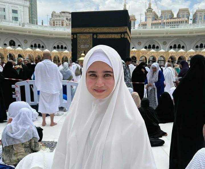 artis umrah di bulan Syawal (instagram.com/tissabiani)
