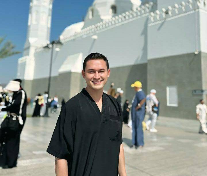 artis umrah di bulan Syawal (instagram.com/indrabruggman)