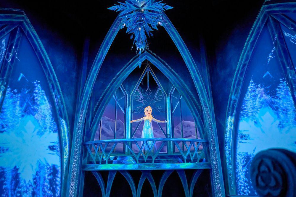 3 Atraksi Favorit di World of Frozen Hong Kong Disneyland