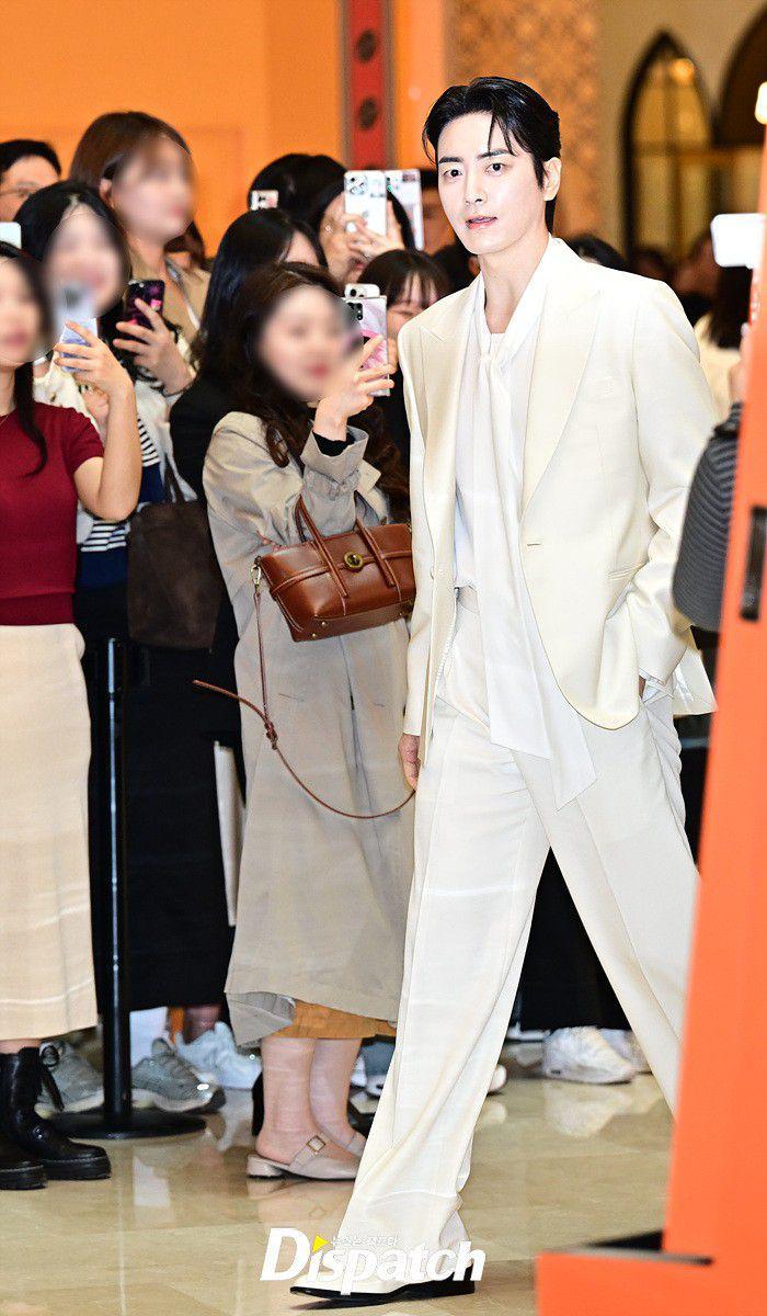 potret Lee Jun Hyuk di event Sulhwasoo (dok. Dispatch)