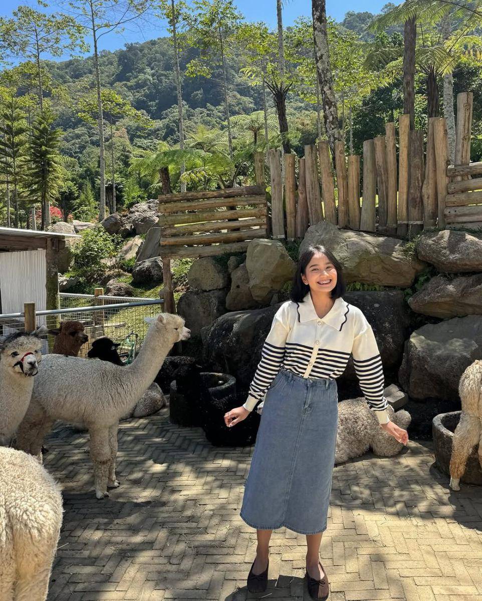 padu padan outfit denim ala Jesica Ceren (instagram.com/jesicaceren)