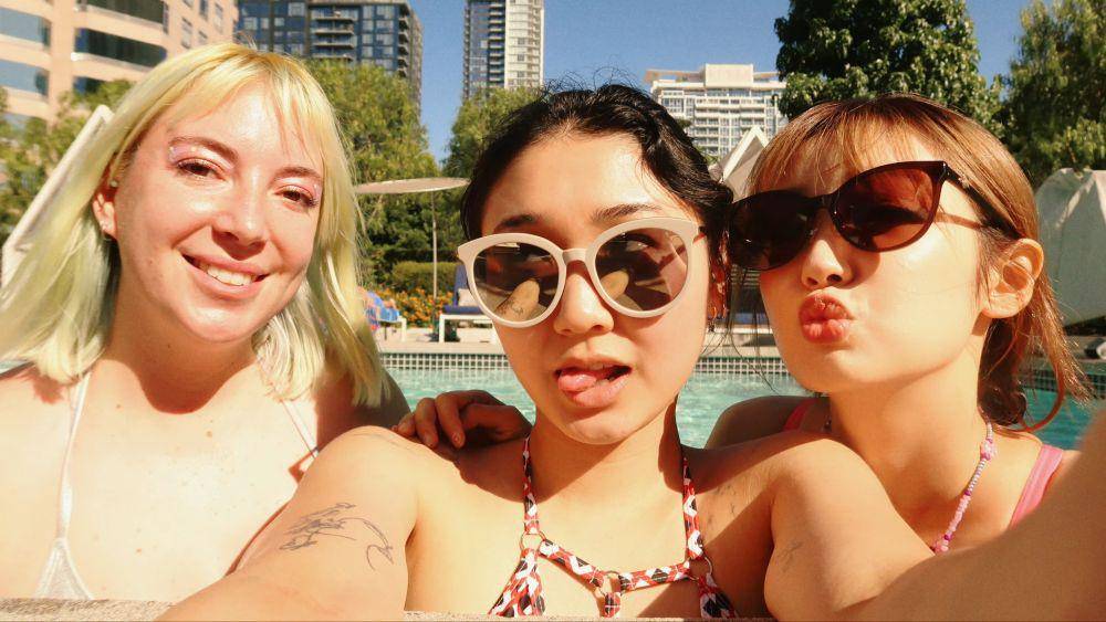 Léa dan Denise Eks SECRET NUMBER di Los Angeles (YouTube.com/小川美月 Ogawa Mizuki)