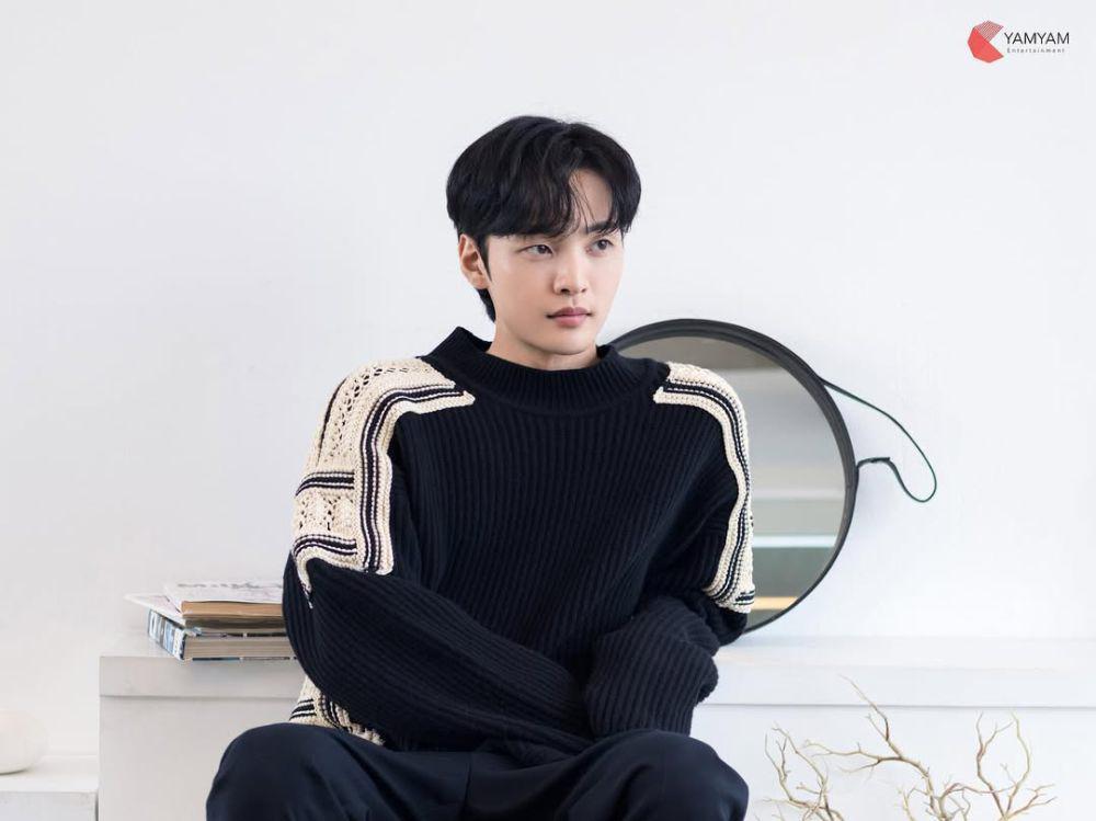 9 Aktor yang Pernah Jadi MC Show! Music Core, Ada Kim Min Jae!