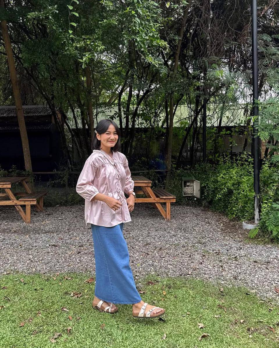 padu padan outfit denim ala Jesica Ceren (instagram.com/jesicaceren)