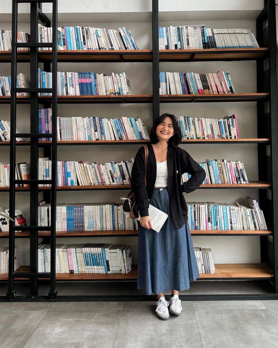 padu padan outfit denim ala Jesica Ceren (instagram.com/jesicaceren)