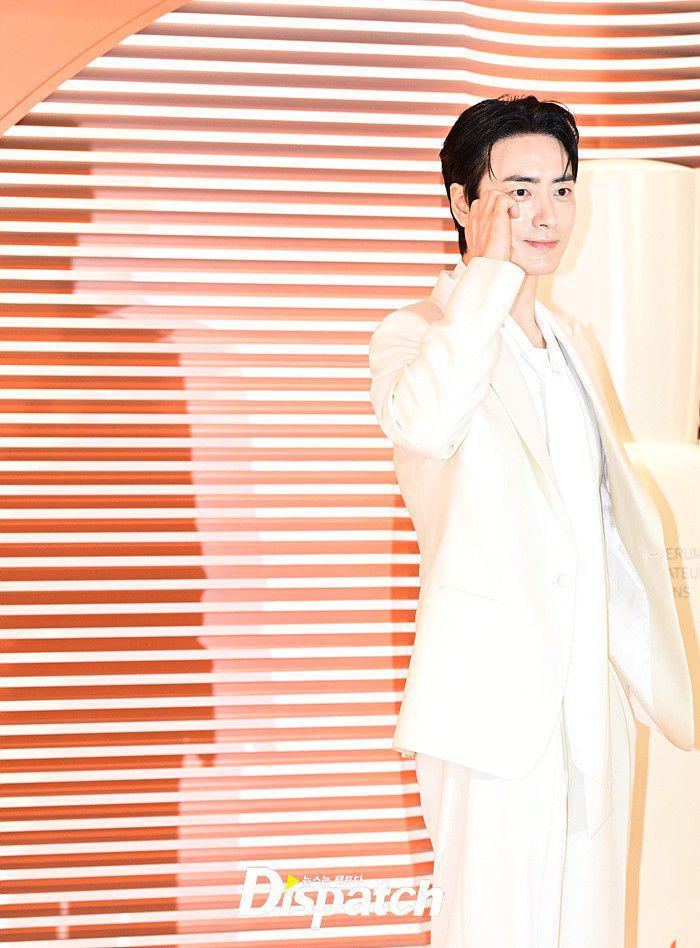 potret Lee Jun Hyuk di event Sulhwasoo (dok. Dispatch)