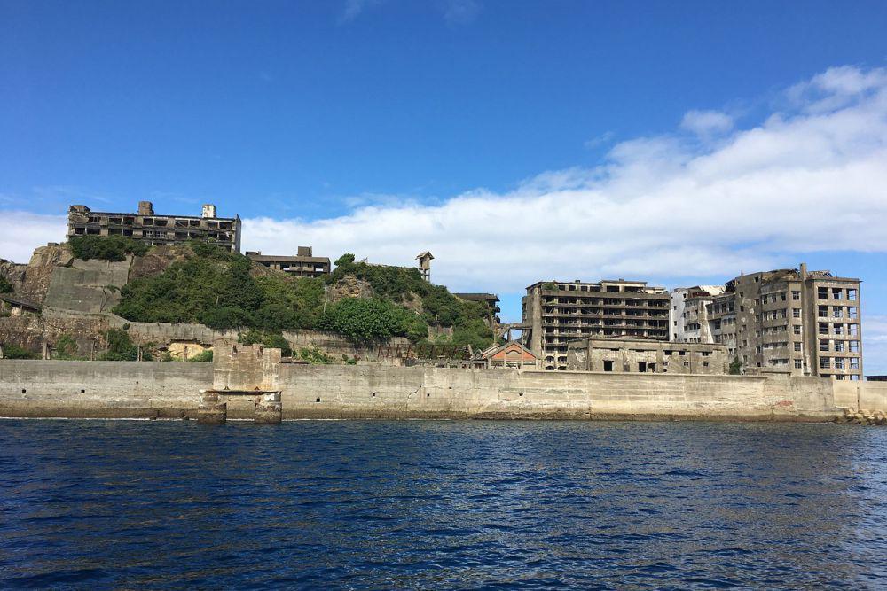 5 Fakta Menarik Pulau Hashima, Pulau Mirip Kapal Perang di Jepang