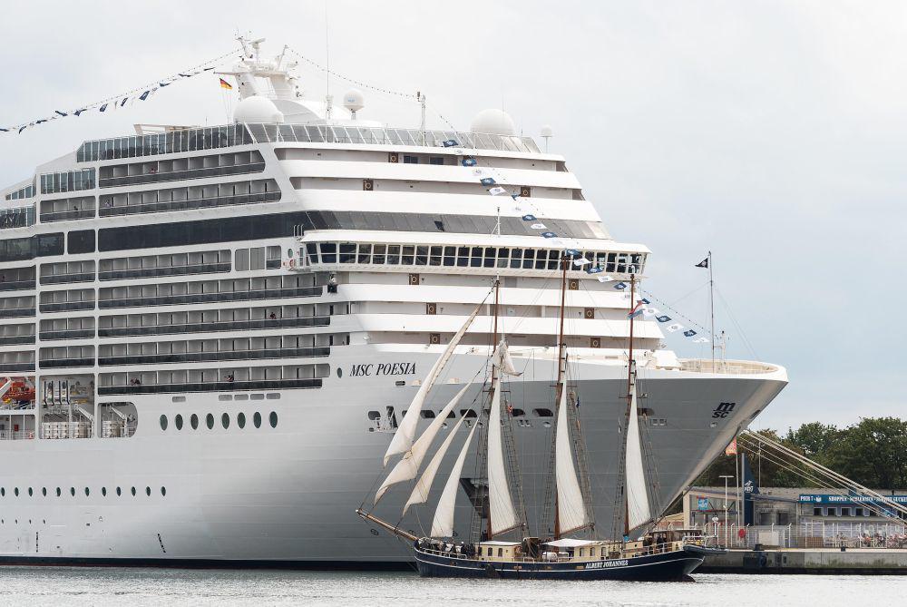 Ilustrasi kapal pesiar di dermaga (pixabay.com/hpgruesen)