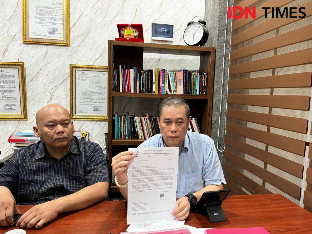 Tim Penasihat Hukum Yayasan Altek Bandar Lampung, Law Firm Osep Doddy dan Partners. (IDN Times/Tama Yudha Wiguna).