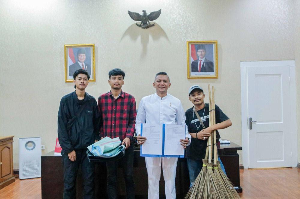 Pengamen di Bogor Ditawari Jadi Petugas Kebersihan agar Tak Ngamen di Angkot