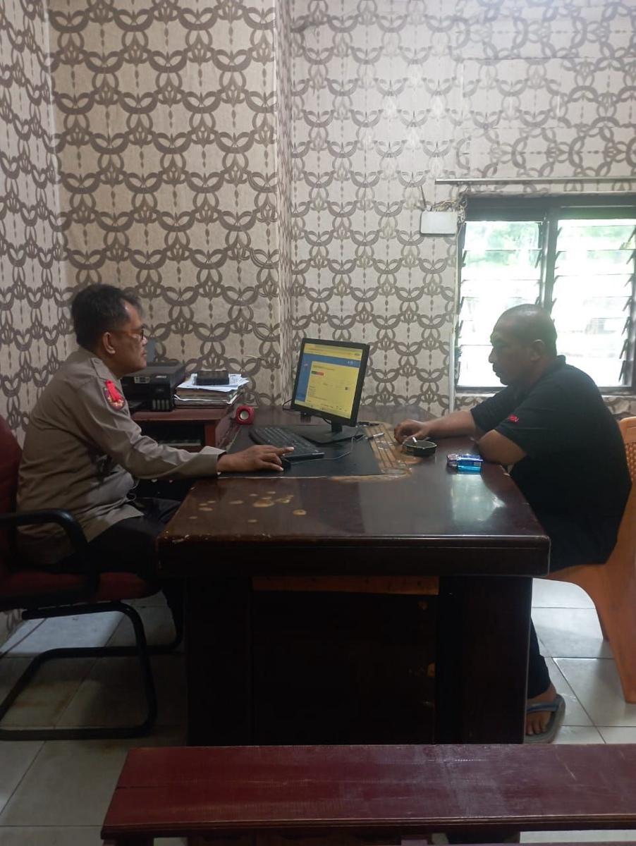Joko, wartawan yang rumahnya dilempar bom molotov saat membuat laporan (IDN Times/ istimewa)