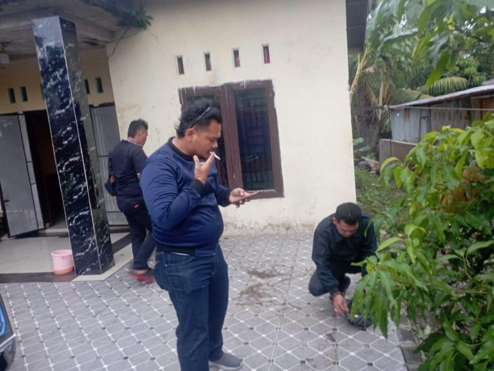 Polisi turun dan melakukan pemeriksaan rumah wartawan yang dilempar Bom Molotov (IDN Times/ istimewa)