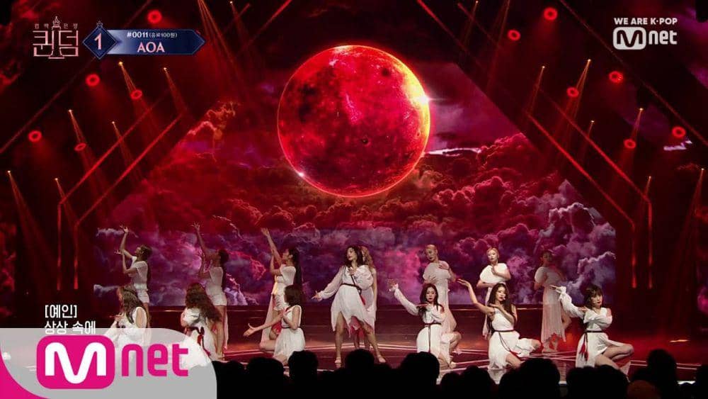 Lovelyz membawakan "Moonlight" (youtube.com/Mnet K-POP)