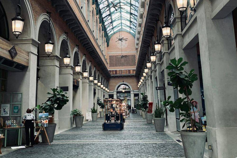 interior One Nimman Shopping Center di Chiang Mai (pexels.com/Charles Dominic Dass)