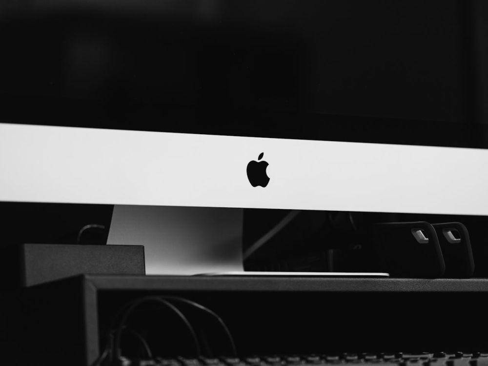 ilustrasi logo Apple (pexels.com/Ricky Esquivel)
