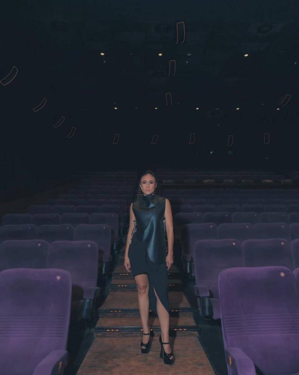 padu padan leather outfit ala Wulan Guritno (instagram.com/wulanguritno)