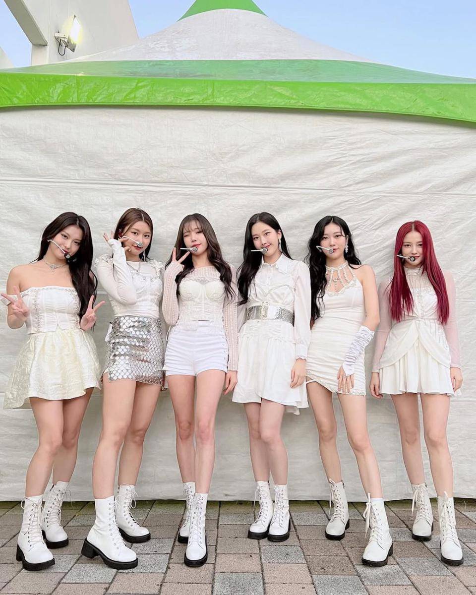Momoland (instagram.com/momoland_official)