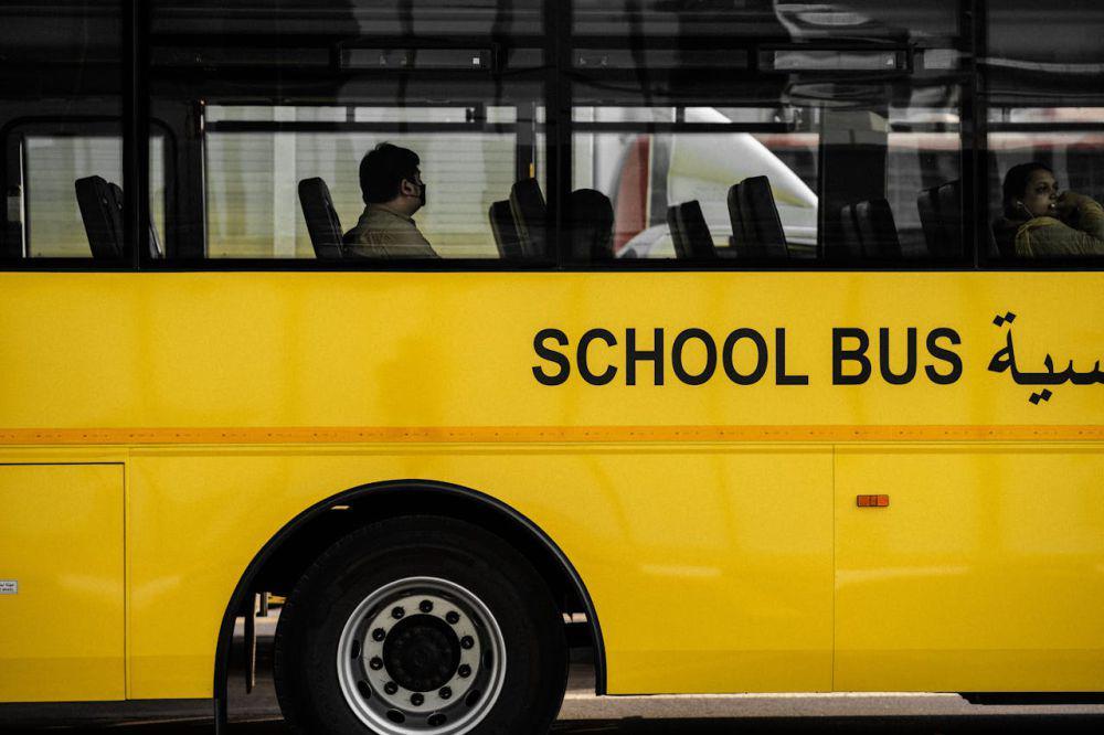 ilustrasi school bus (pexels.com/aboodi vesakaran)
