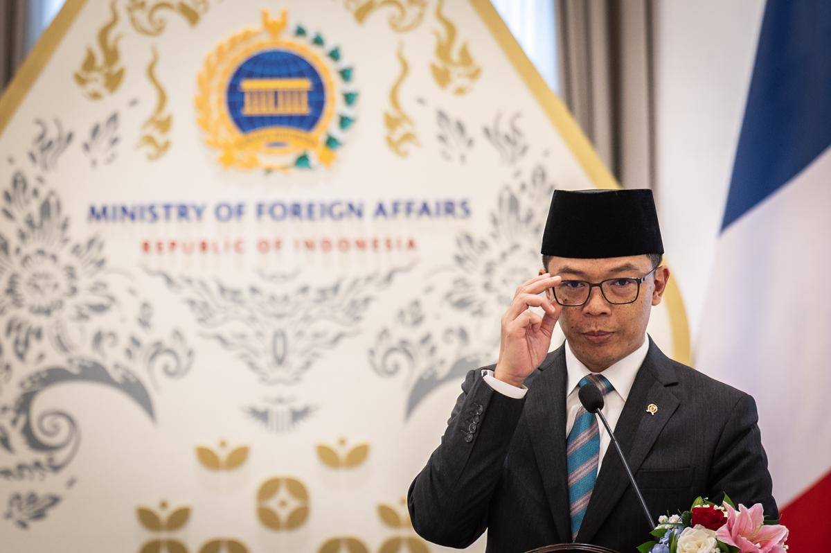antarafoto-pertemuan-menlu-indonesia-dengan-menlu-prancis-1744345104.jpg