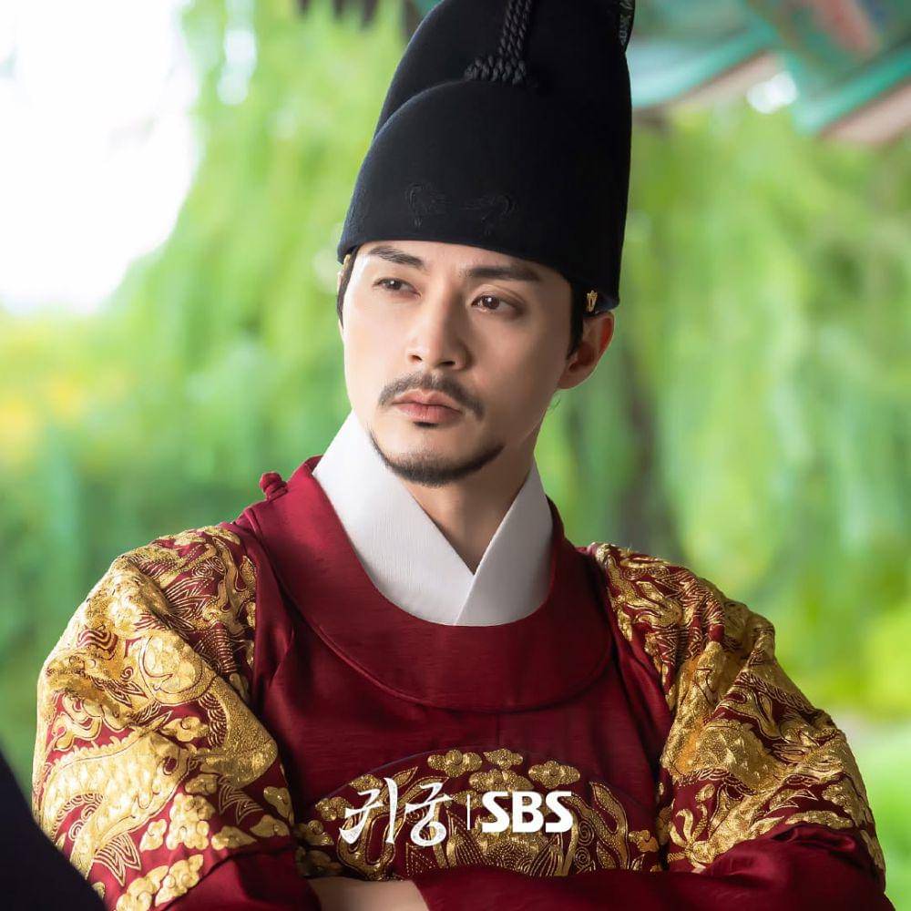 still cuts drama The Haunted Palace (instagram.com/sbsdrma.official)