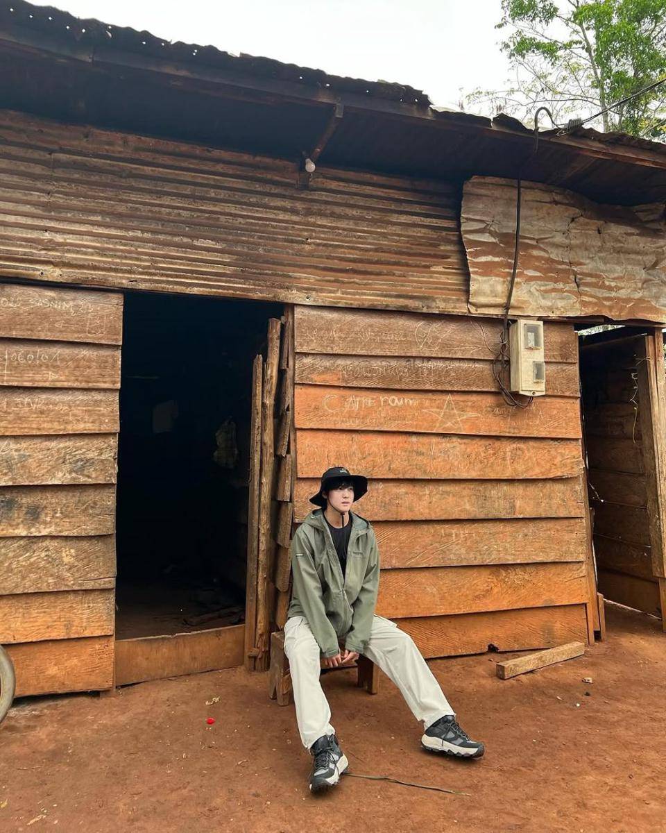 potret Song Yuvin eks Produce X 101 jadi relawan di Afrika (instagram.com/syv0428)