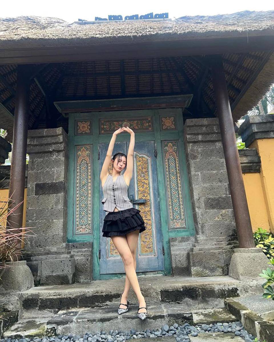 potret Miyeon (G)I-DLE liburan di Bali (instagram.com/noodle.zip)