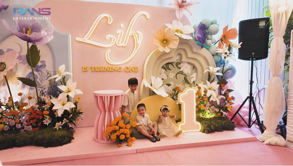 ulang tahun Lily yang pertama (YouTube.com/Rans Entertainment)