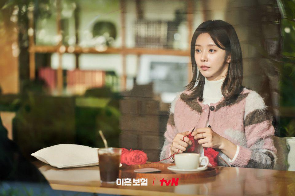 4 Cara Bonding dengan Diri Sendiri Ala The Divorce Insurance, Merajut!
